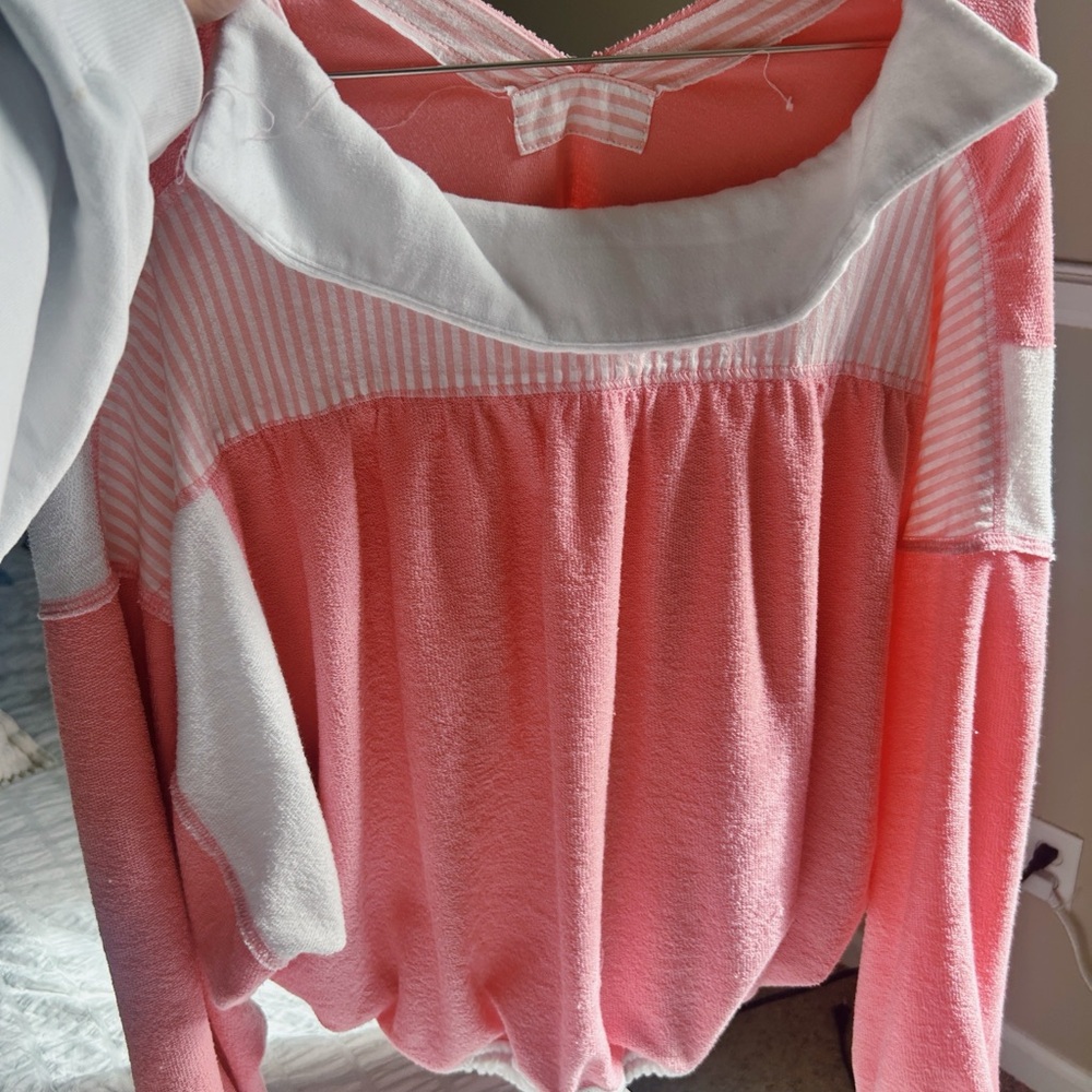Women's Pink and White Top